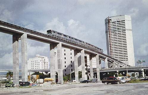 usr_m_mia_mime_xxx_miami+river+bridge-first+train_19831103_bv_miam18.jpg