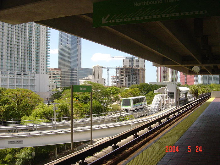 usr_m_mia_mimo_xxx_brickell+station_20040524_bv_miam32.jpg