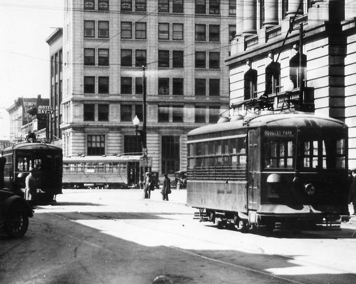 usr_m_stii_illpow_xxx_danville-main+reddersquare_192403_ss_dan01.jpg