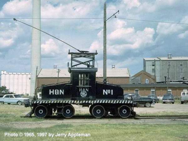 usr_m_stks_hutchnorth_frt01_hutchinson-carey+salt_196508_jerryapp_hn04.jpg