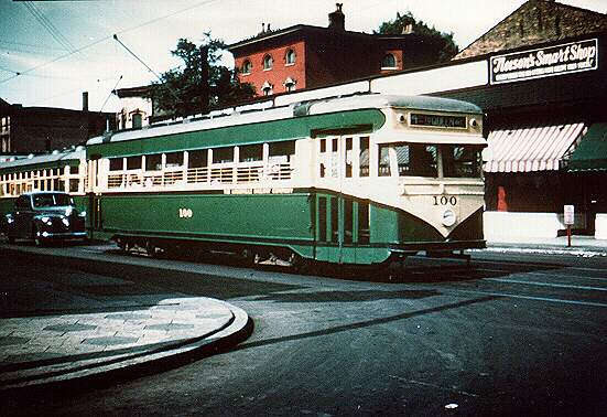 usr_m_stky_lourwy_0100_louisville-4th+oak_bv_lville07.jpg
